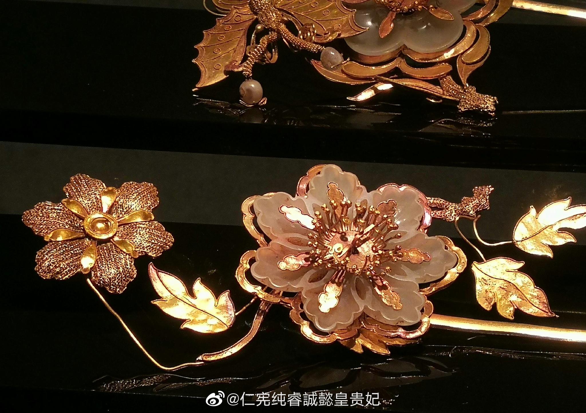 北京首都博物馆藏清代金镶玉蝴蝶形头簪