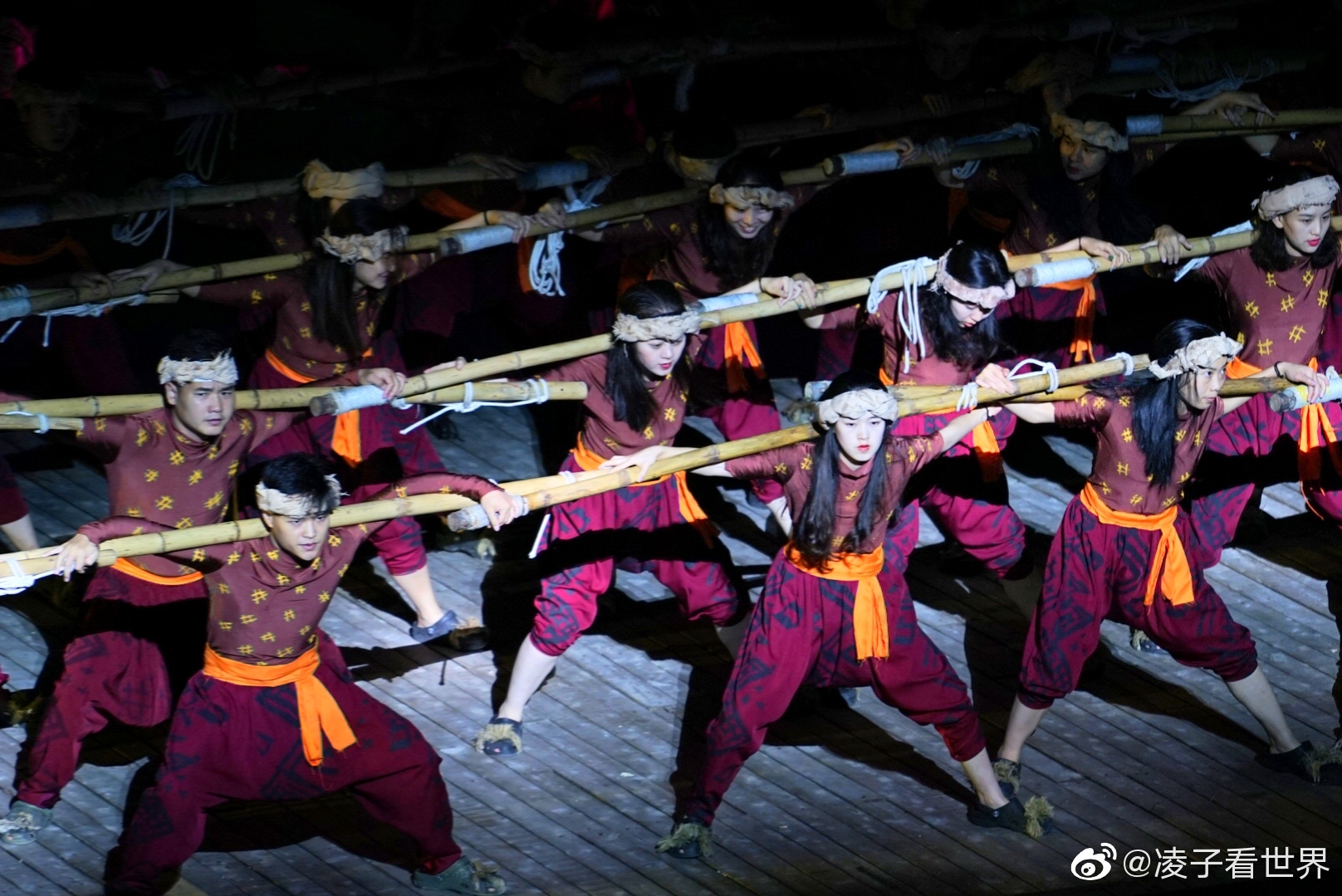 印象武隆实景演出展现川江号子的兴衰历程