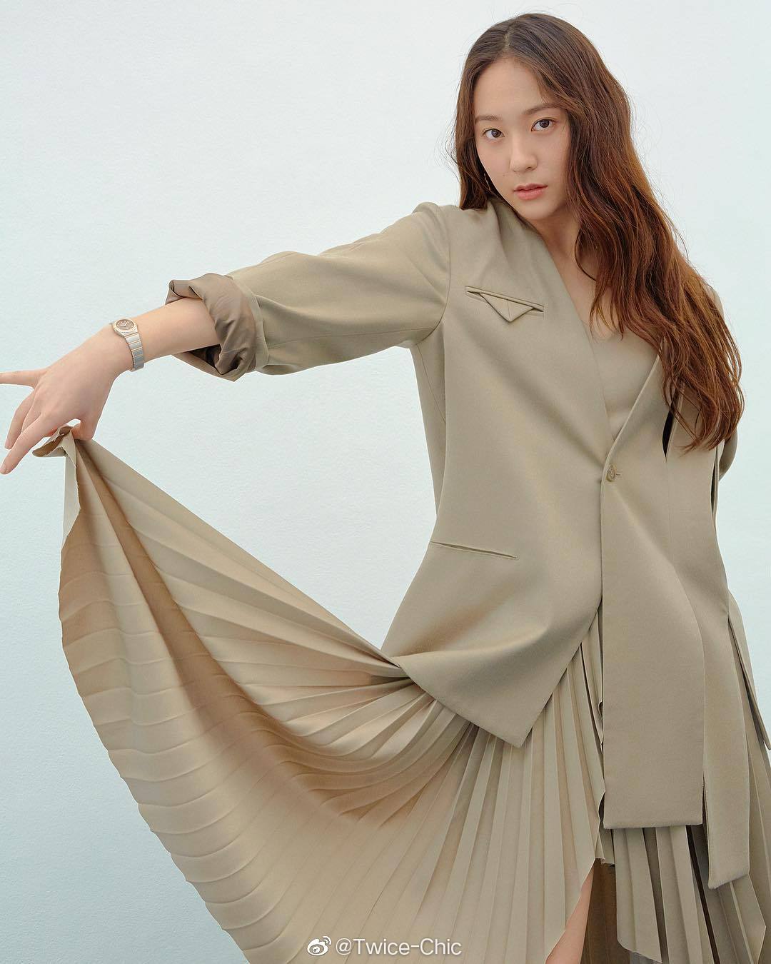 郑秀晶 x elle korea 5月刊大片 | 干净裸妆,清冷素雅尤为自在