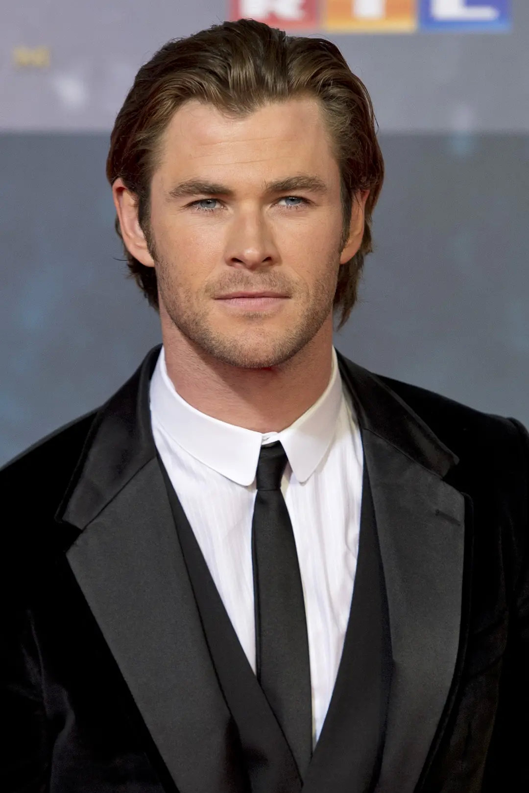 "雷神"克里斯·海姆斯沃斯今天36岁生日快乐