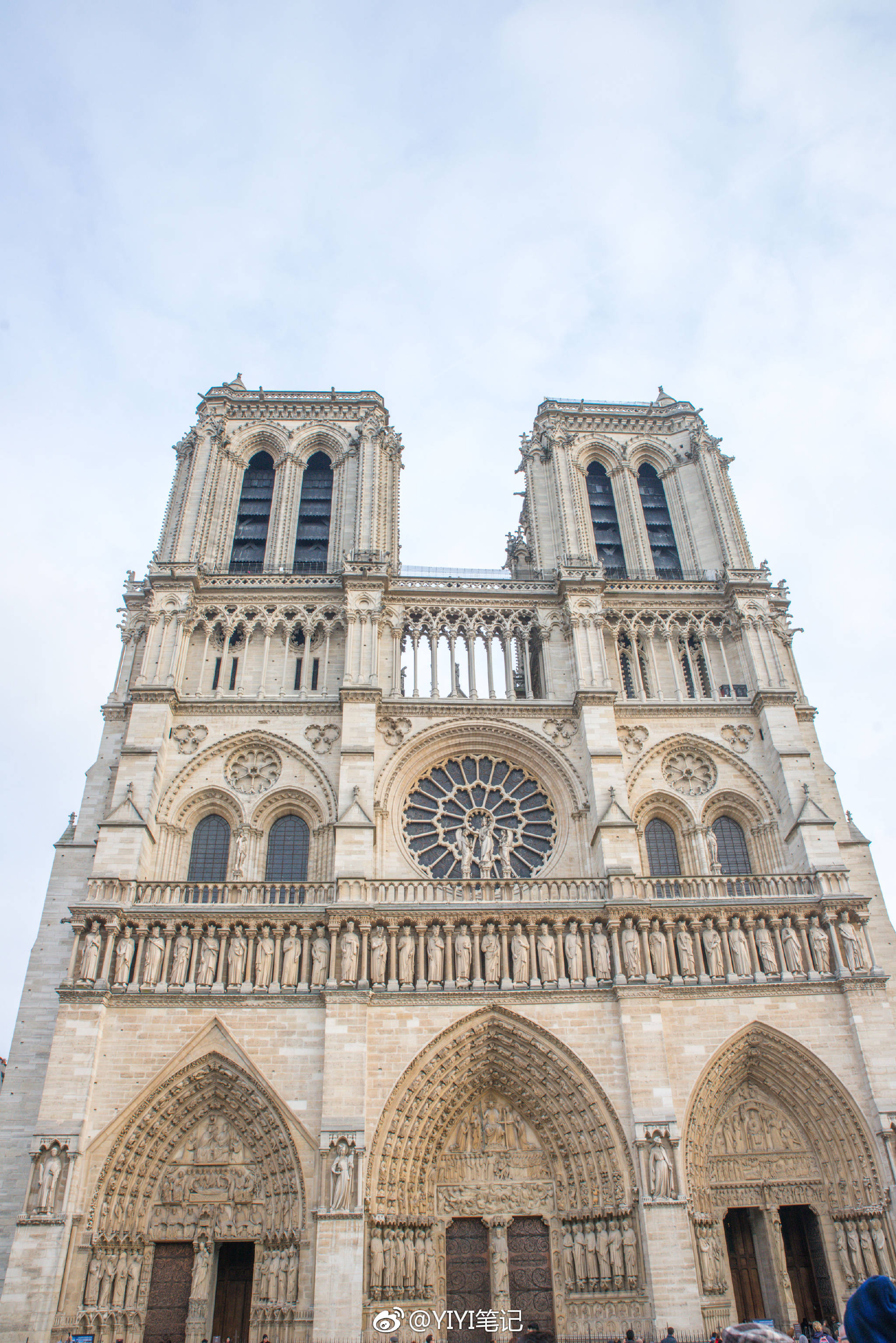 卡西莫多心爱的钟楼没了2017年的深秋打卡的巴黎圣母院