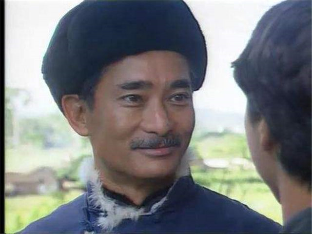 然后再到演员,电影方面演过不少武侠片,诸如《冷血十三鹰》《蝶变》