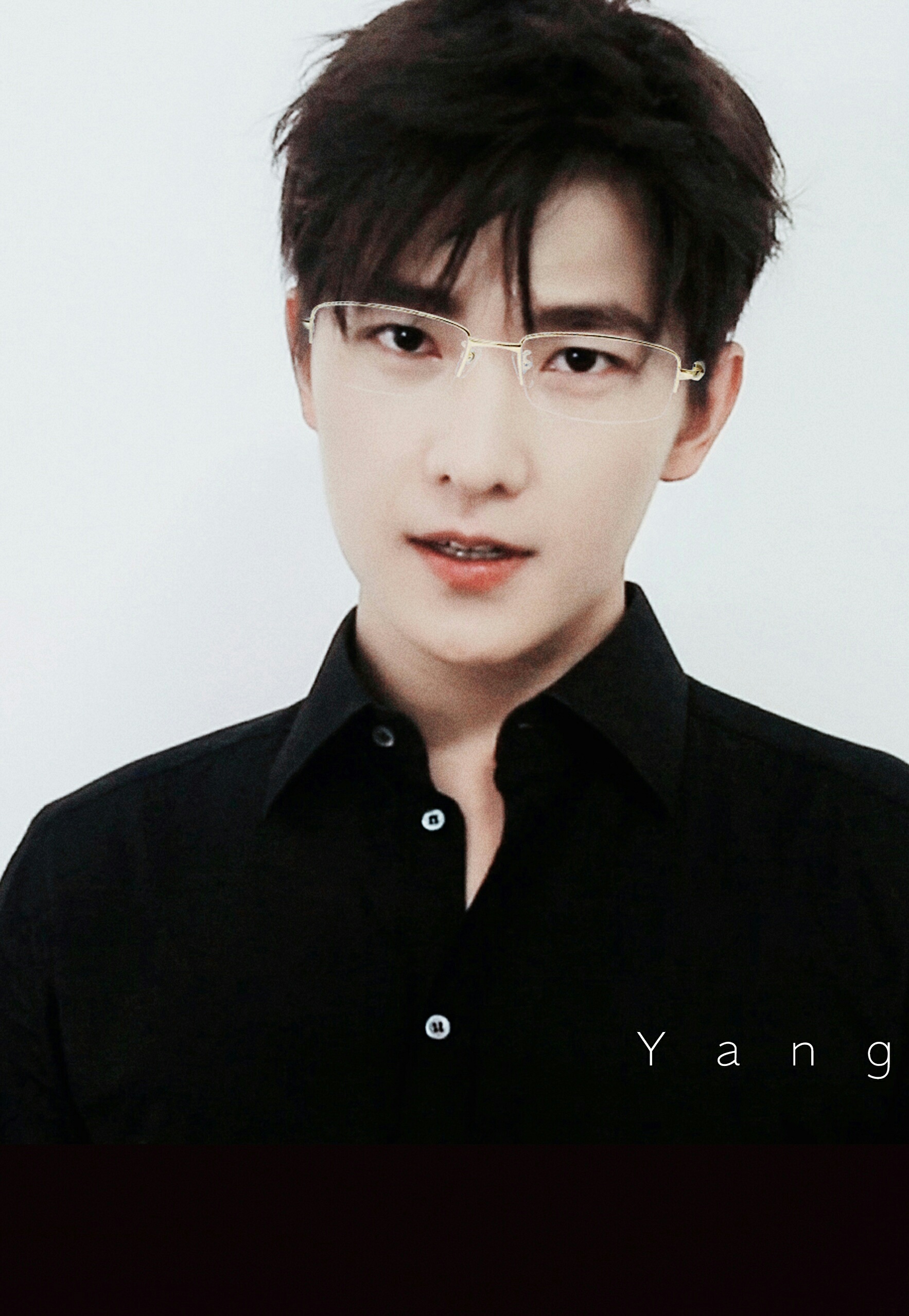 简直不要太撩啊～@杨洋 67今日份的早安～来一组金丝眼镜的文艺咩