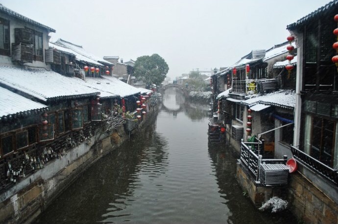 风一更,雪一更,聒碎乡心梦不成,故园无此声。