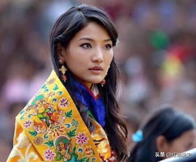 佩玛天生"扑克脸,经常跟不丹国王零交流!怀二胎却宠爱加倍