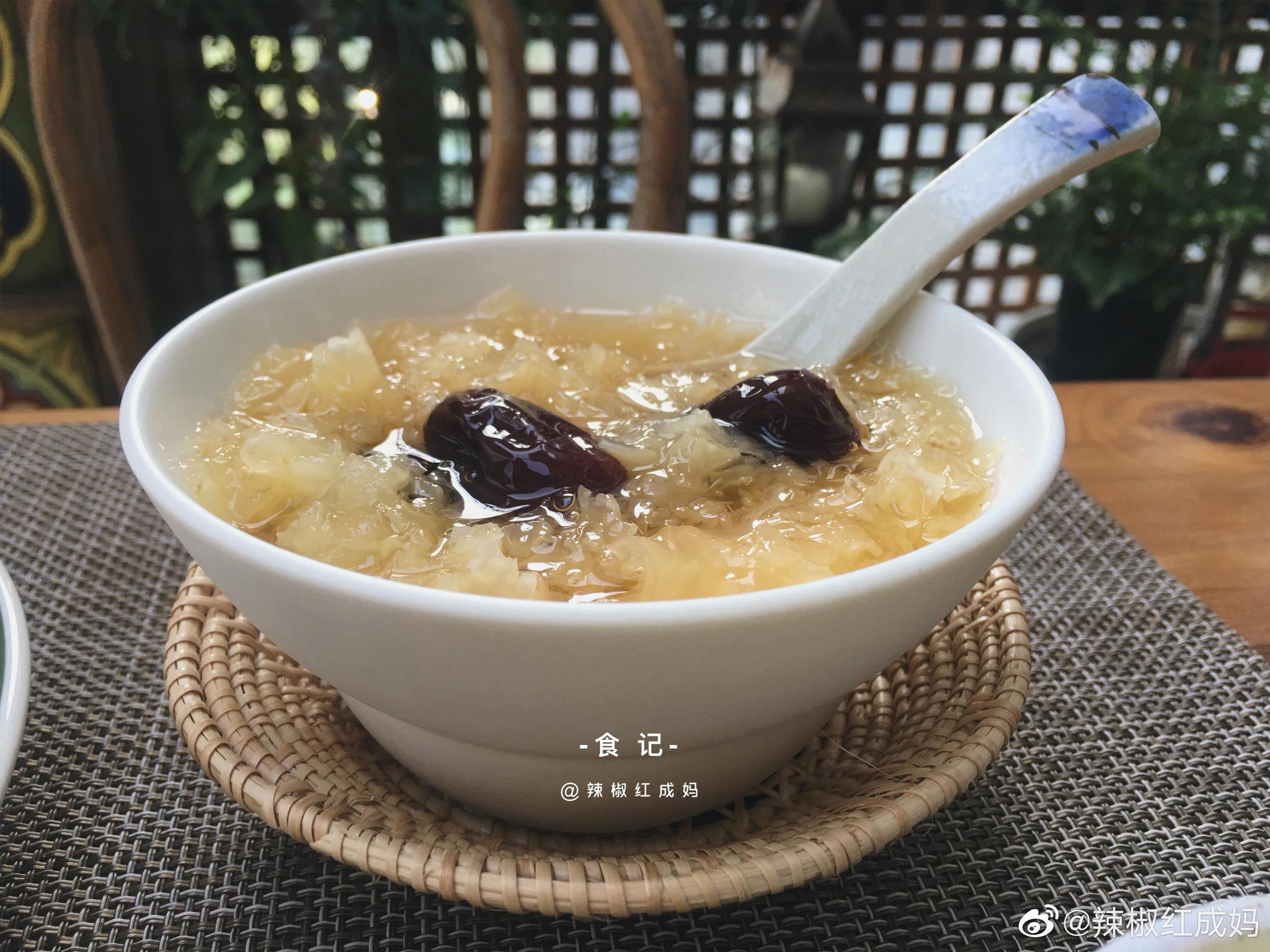 今日早餐 香甜软糯的银耳红枣羹 今日早餐 香甜软糯的银耳红枣羹