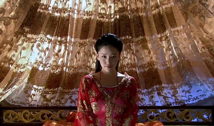 新还珠:永琪欣荣大婚,谁注意到小燕子头纱和欣荣睡衣的样式了吗