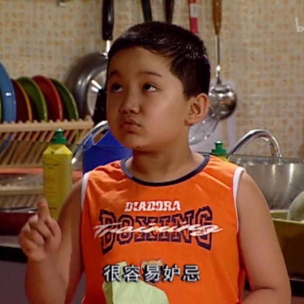 他本是天之骄子, 父母去世败光千万遗产, 今患精神病靠捡垃圾为生