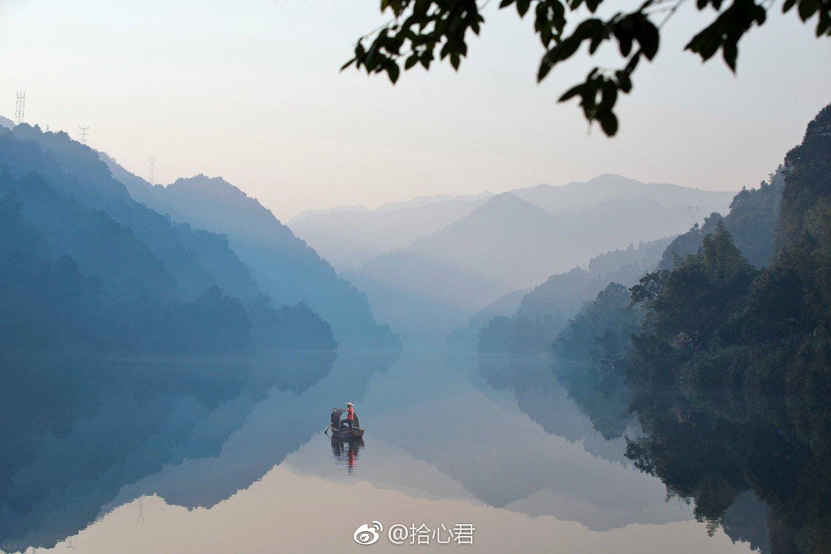 夫天地者，万物之逆旅也；光阴者，百代之过客也。而浮生若梦