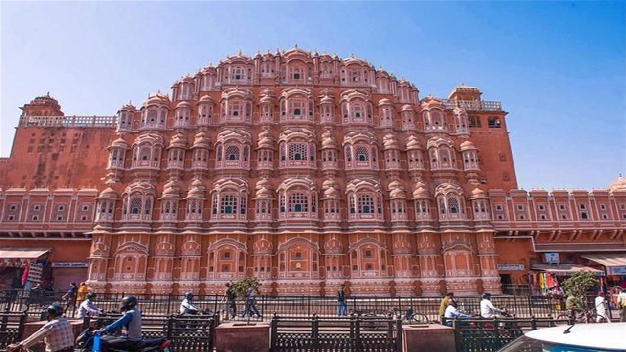 印度有一个漂亮的城市,房子全部都是粉红色,被称为"玫瑰城"