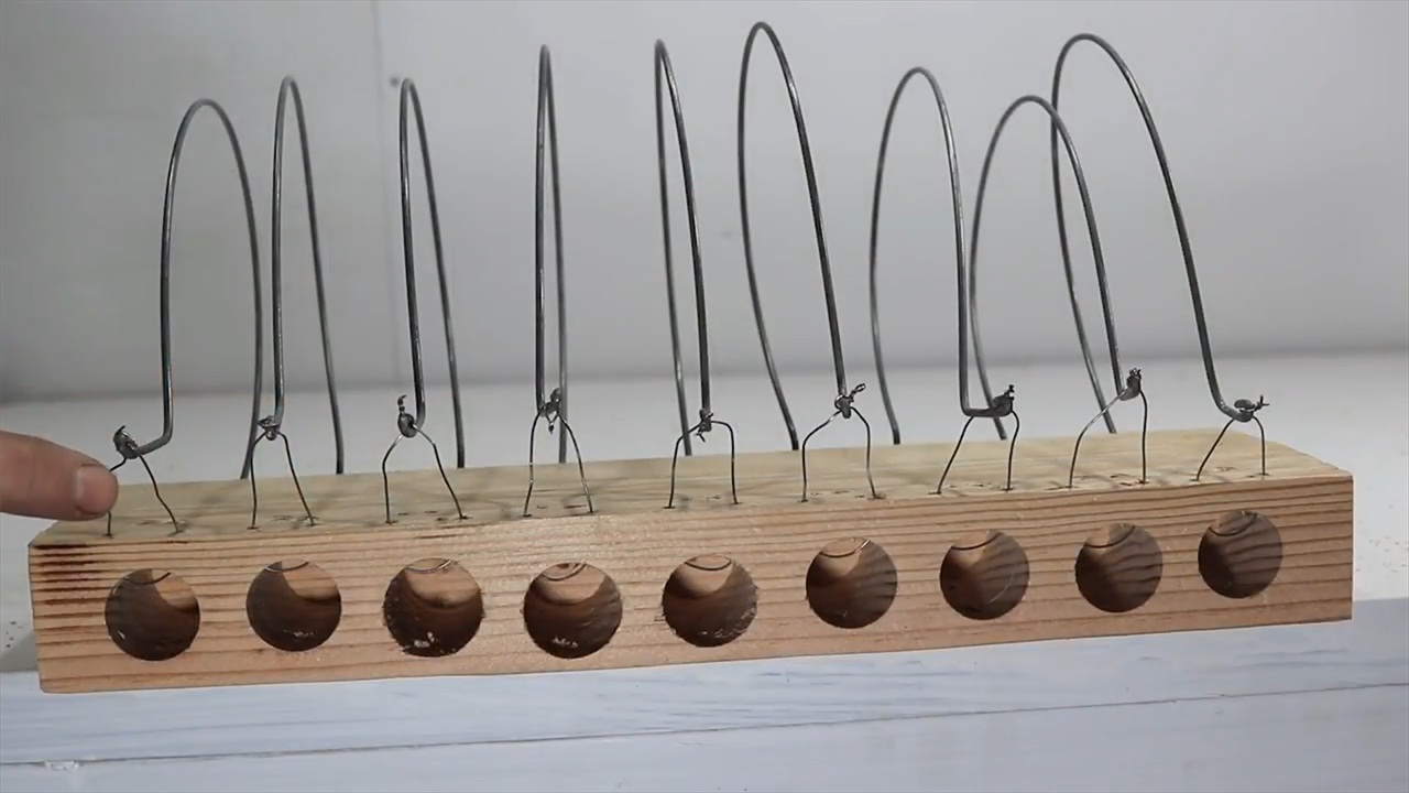 400多年前的捕鼠神器,一次可夹9只老鼠,老鼠都要被气疯!