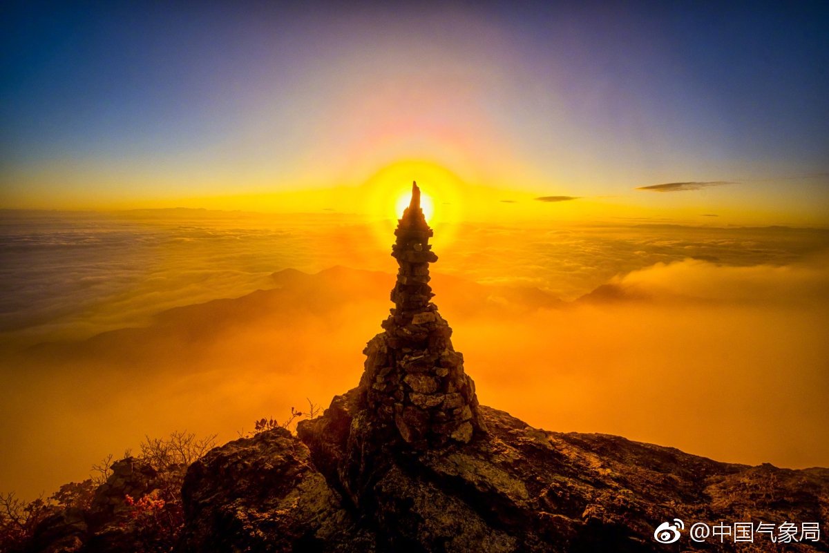 世人万千种,浮云莫去求。斯人若彩虹,遇上方知有。|斯人|浮云|彩虹_新浪新闻