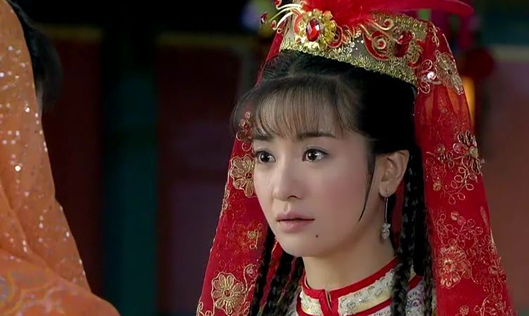 新还珠:永琪欣荣大婚,谁注意到小燕子头纱和欣荣睡衣的样式了吗