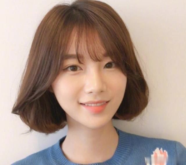 四五十岁的女人烫发别总是老一套试试流行款儿媳妇都夸年轻