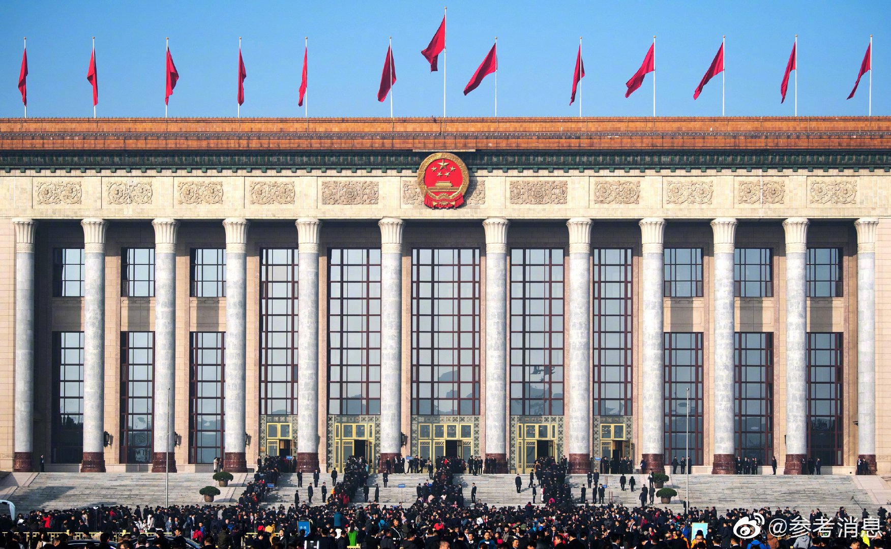 历史上的9月24日人民大会堂建成