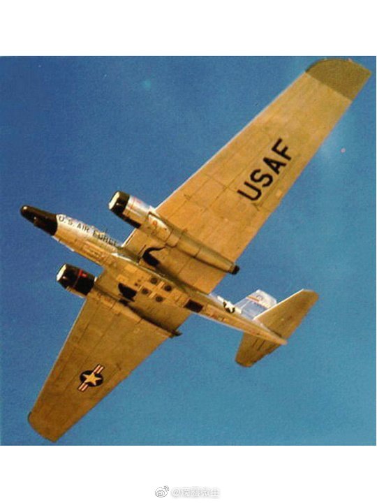 1959年10月7日,台湾空军上尉王英钦驾驶美制rb-57d高空侦察机对北京