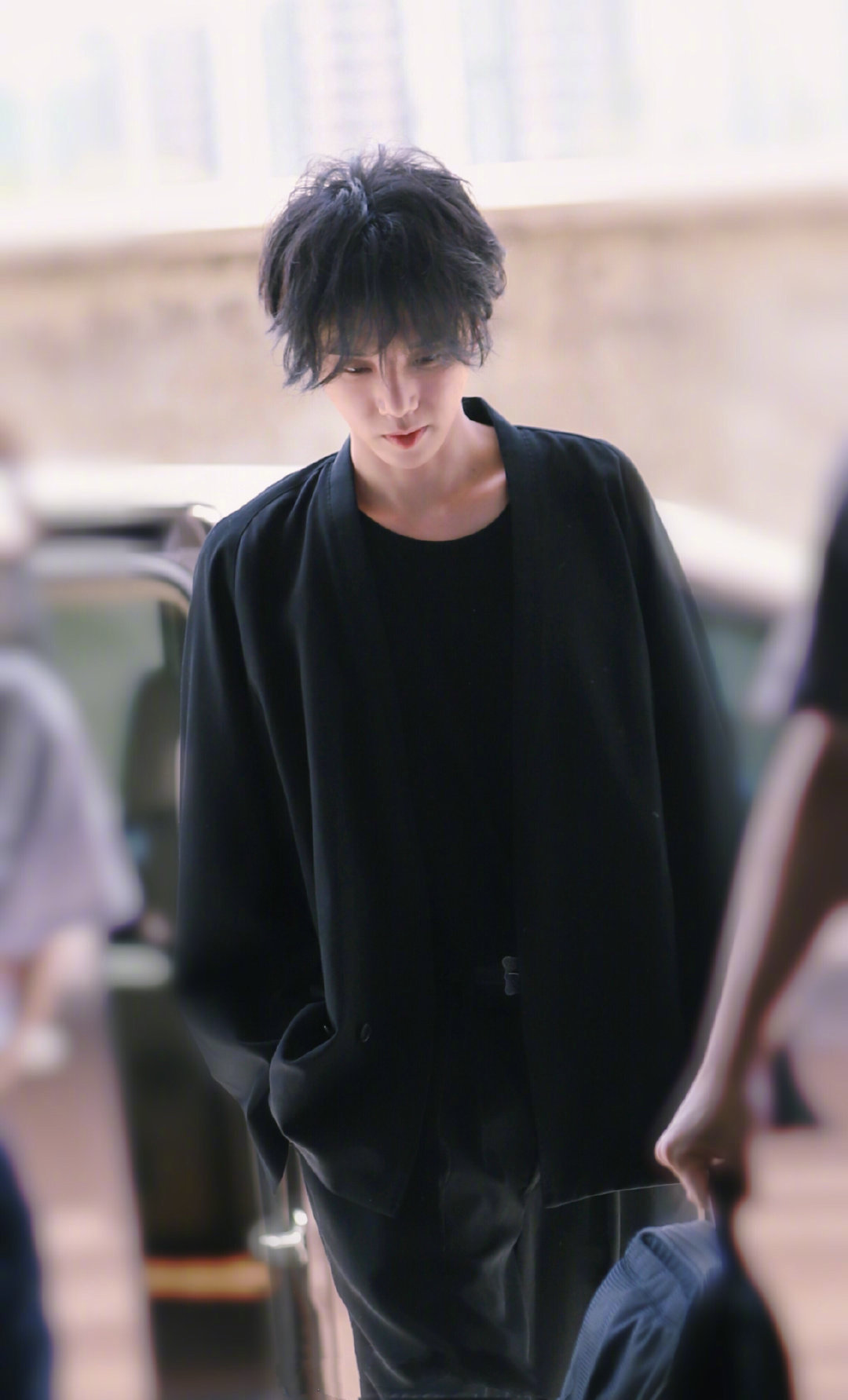 华晨宇绝美锁骨,魅力十足,优秀的锁骨,精致的五官