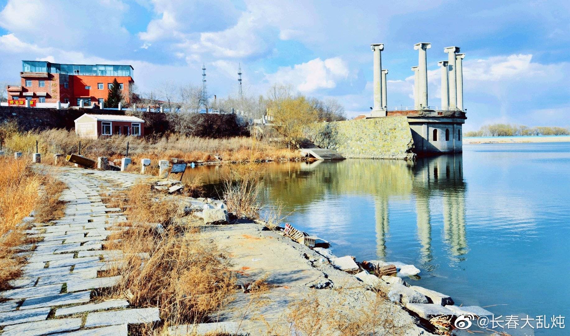 网友吐槽:位于长春市卡伦镇南侧的卡伦湖度假区如今破烂不堪