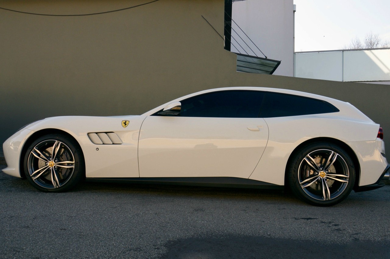 法拉利gtc4lusso,四座的跃马!