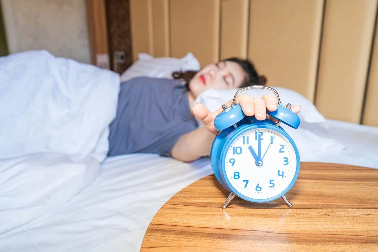 2020年,求睡眠自由|晚睡|90后|熬夜_新浪新闻