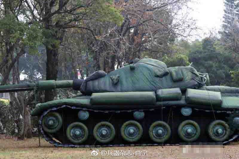 戰車連營區 掩體 雜草起火軍方急撤戰車 大火 軍營 消防 Tvbs新聞網