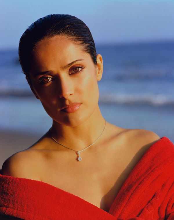 萨尔玛海耶克加盟永恒族饰演永恒族的领袖ajak