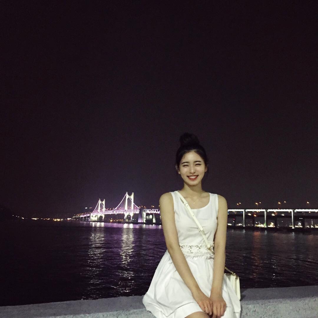 叶涵 中国传媒大学 年龄:22 身高:1.65 特长:唱歌 美术 爱好_新浪新闻