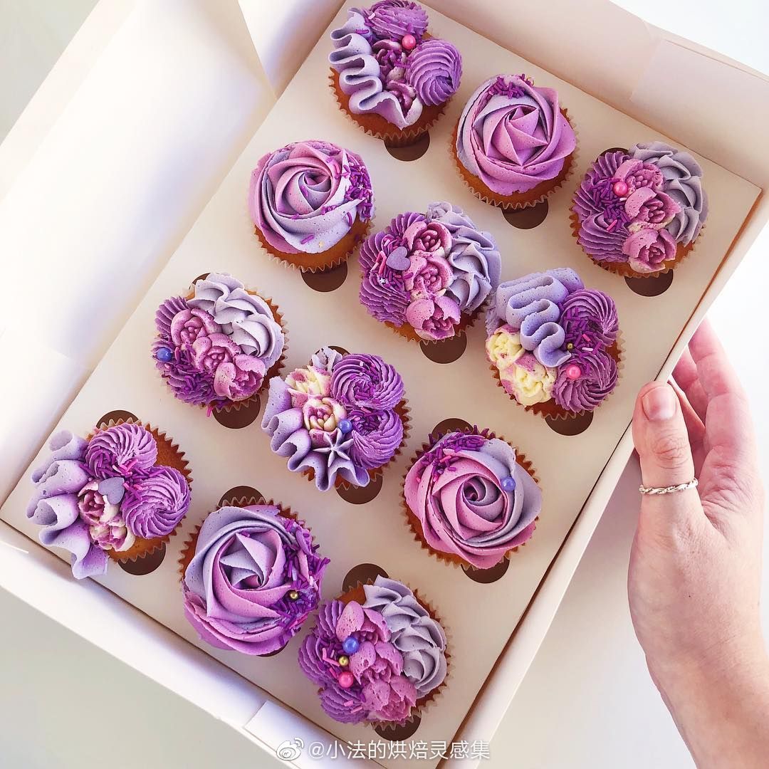 简单裱花组合的纸杯蛋糕灵感2在没有插件和别的附属装饰时,这样的方法