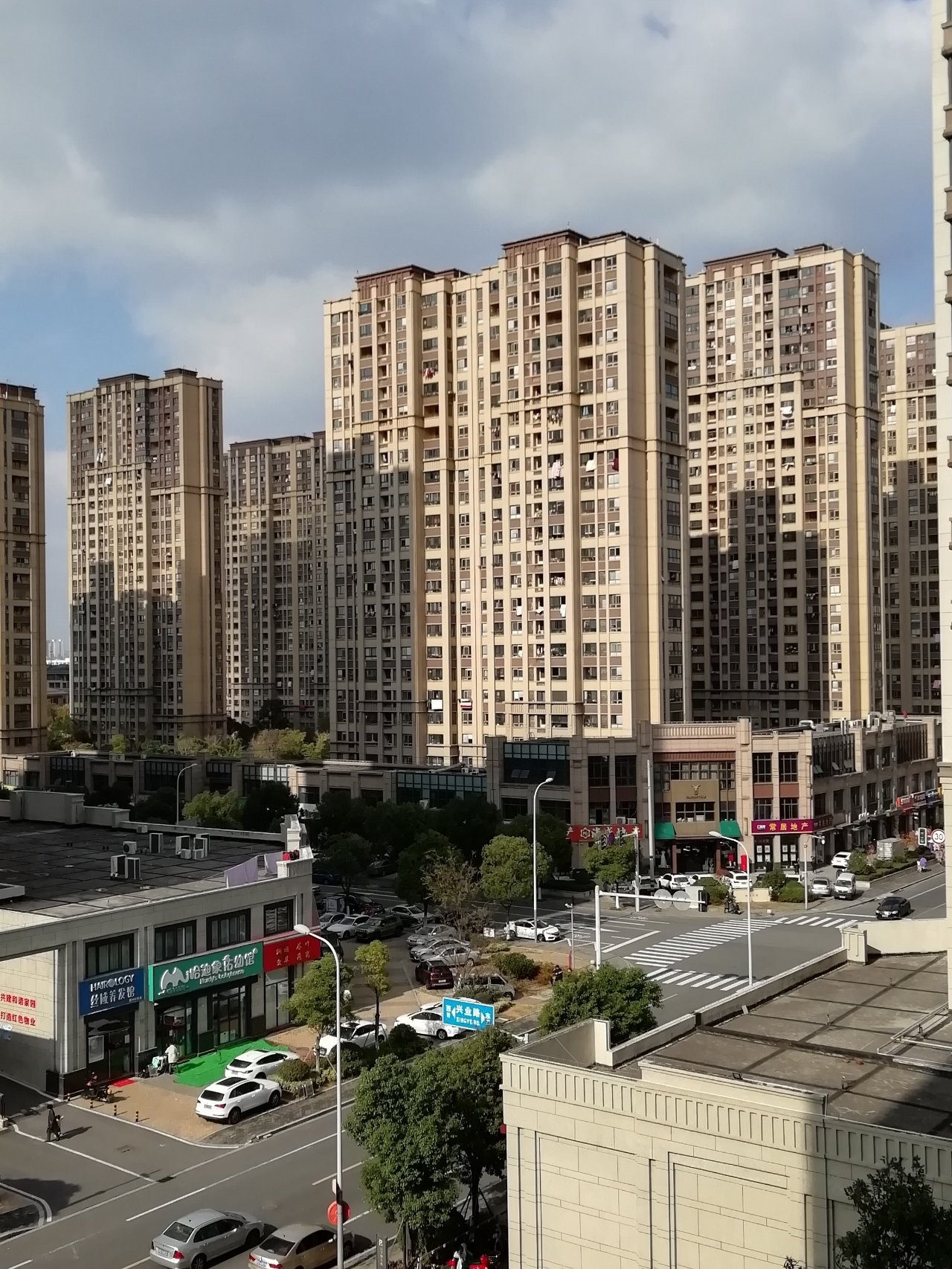 楼宇. 手机闲拍小区外景._高清图集_新浪网