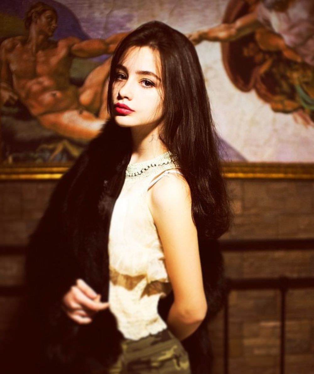 19岁的俄罗斯正妹 dasha taran甜死人不偿命的气质活脱脱就像童话故