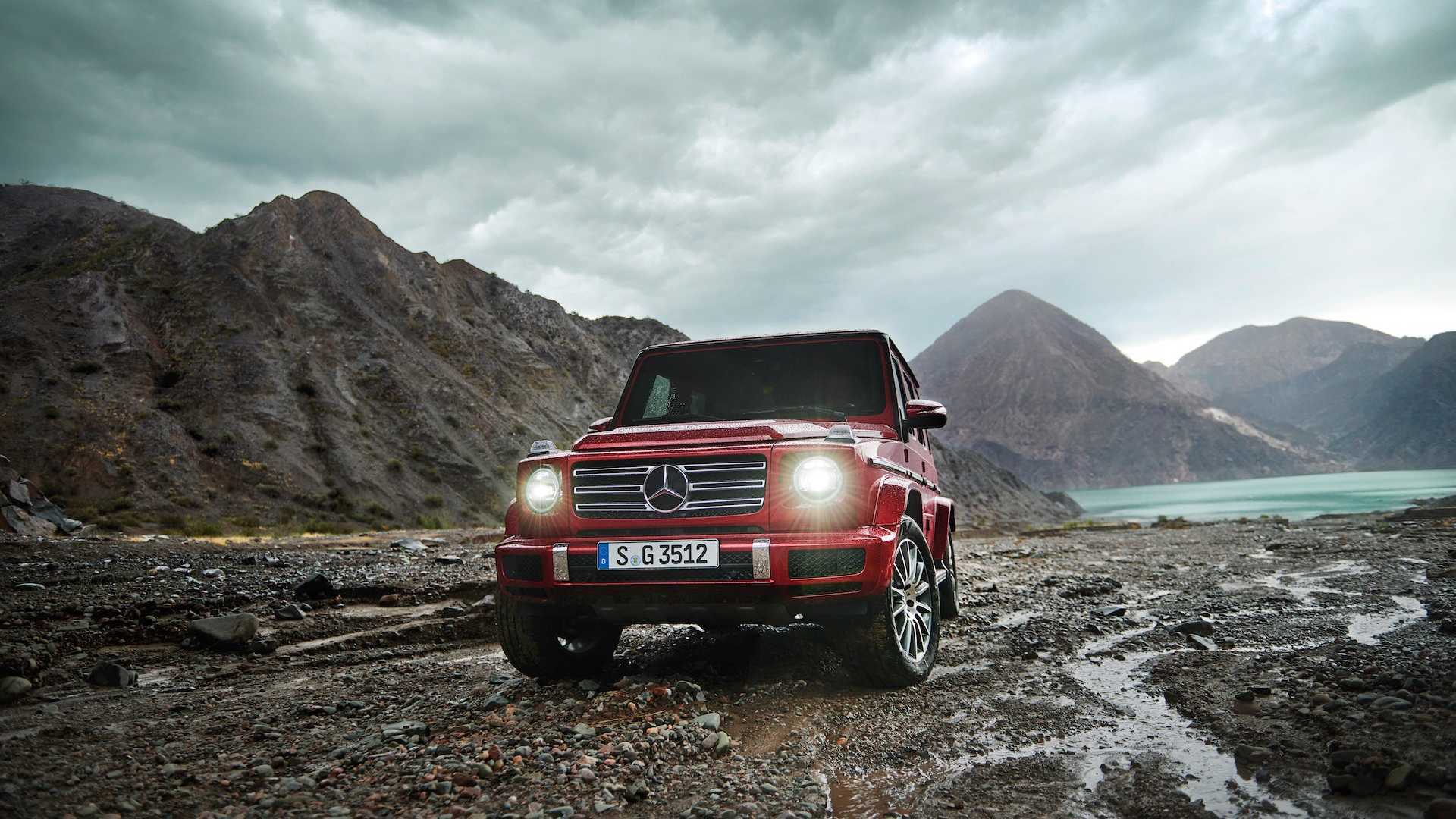 开着奔驰g,做该做的事,开着这个骚红去自驾是不是很爽?