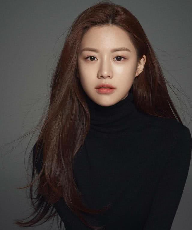 韩国最美整容女,五官非常干净耐看,网友:美到我都想整容了