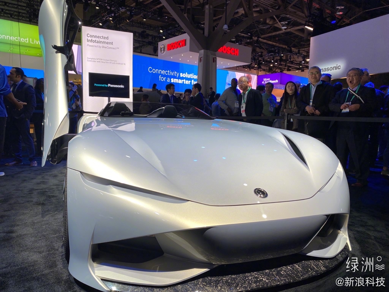 karma电动概念车sc2 松下展台展示使用了其oneconnect技术的中国万向