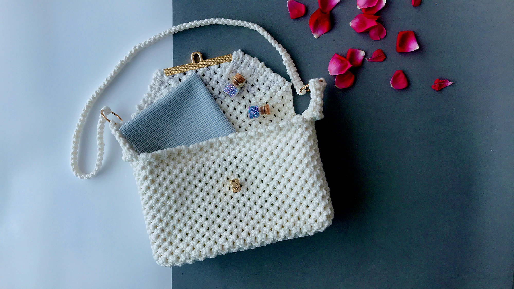 自制编织单肩包一如既往的清新风这回在包盖做个改变加了淡紫的绣