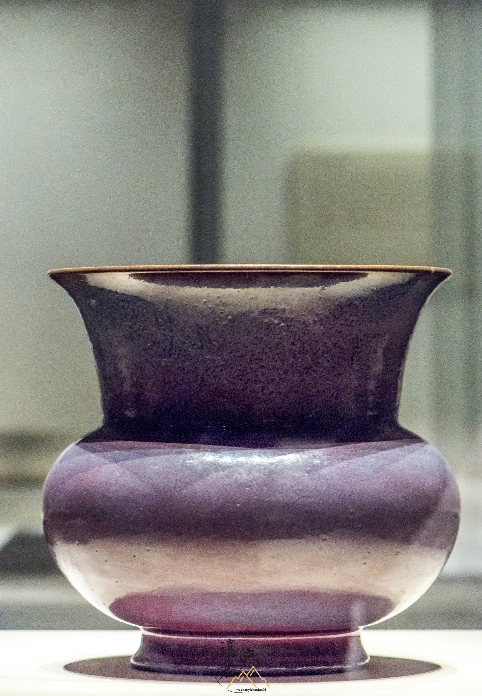 国家博物馆藏宋钧窑玫瑰紫釉花盆