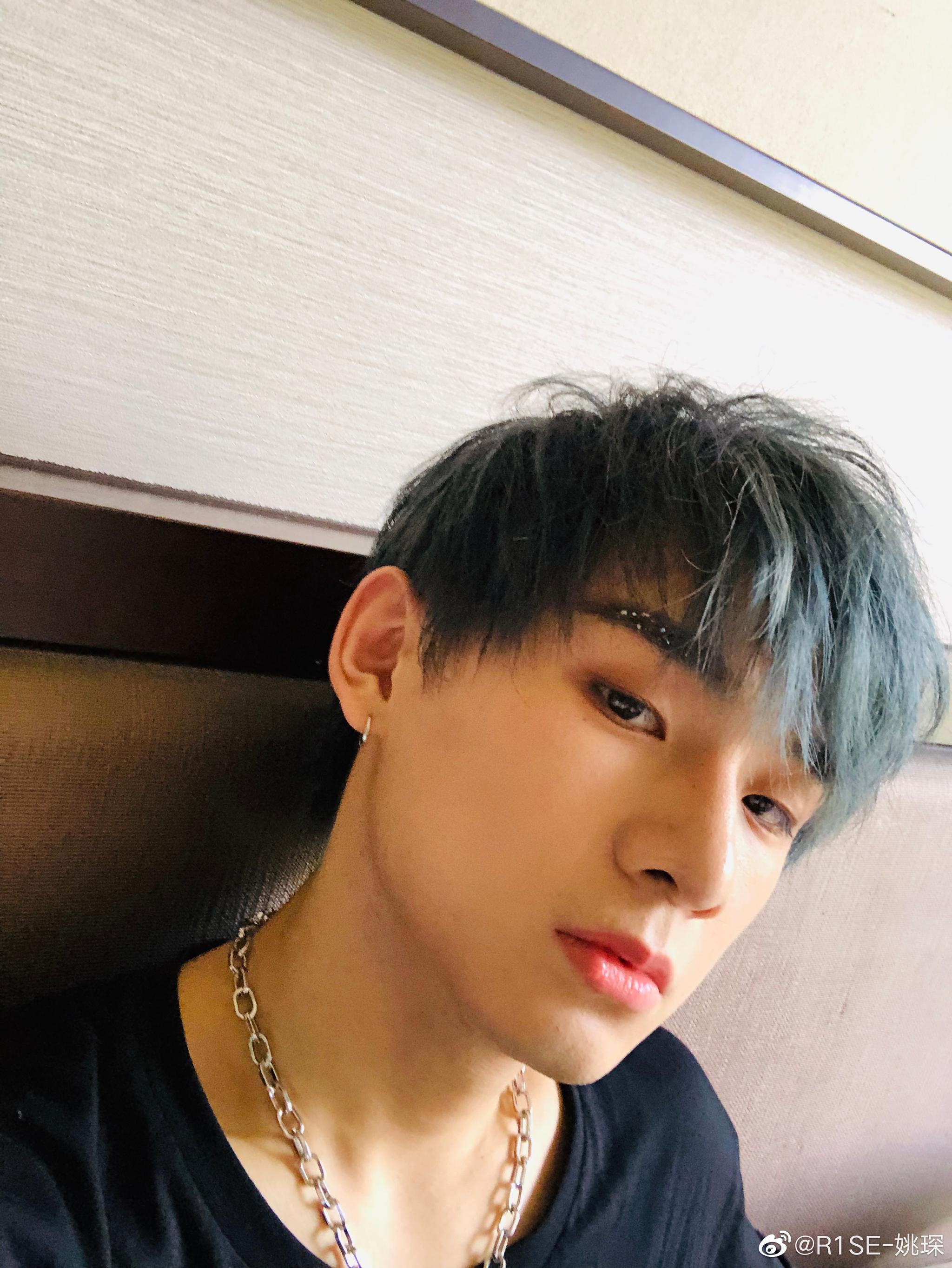 可可爱爱 元气满满@r1se-姚琛 67今日份的早安～分享一组姚琛哥哥的