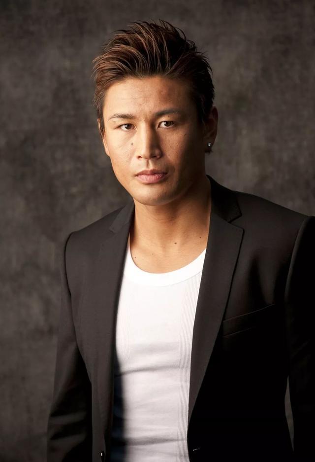 被誉为日本民族英雄的"银狼"魔裟斗,可以说是历代k-1王者中人气较高