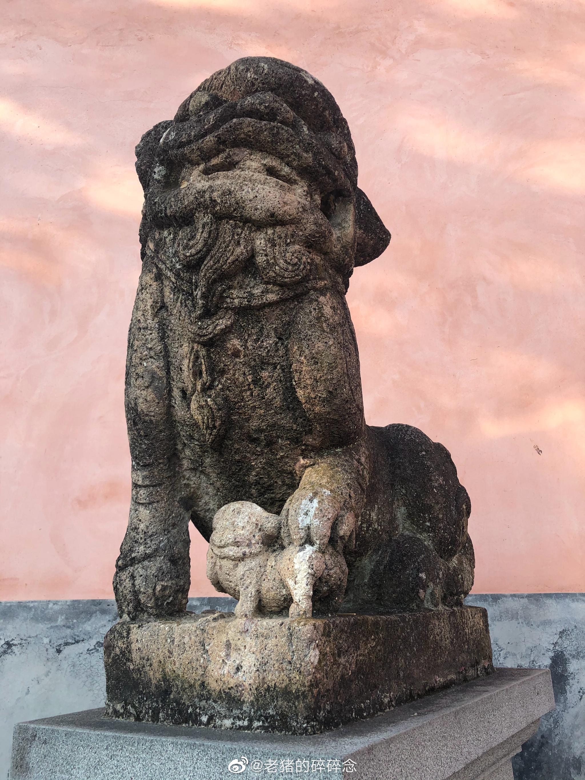 在长汀县博物馆门口的石狮子,极为古朴_高清图集_新浪网