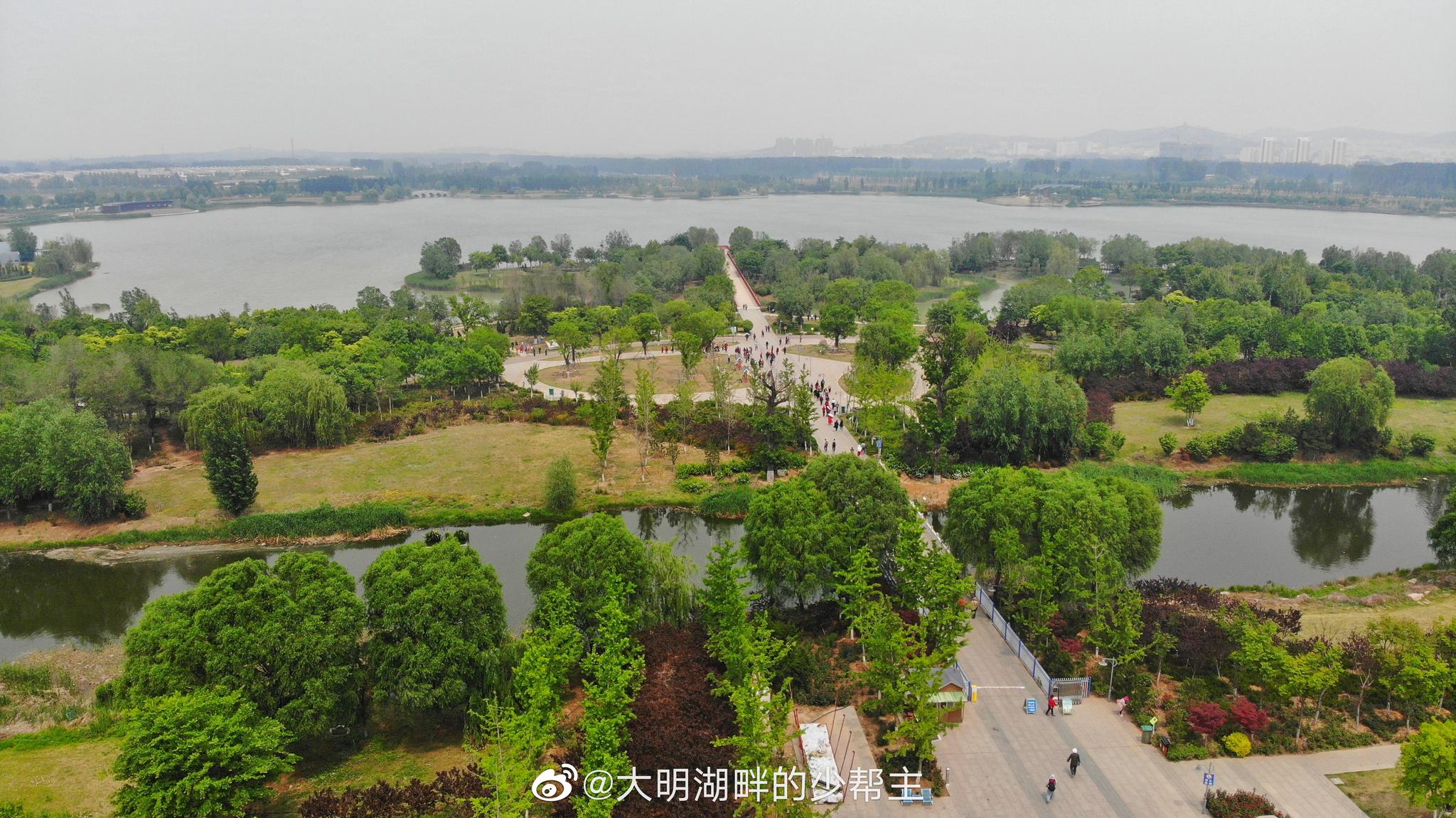 平阴玫瑰湖湿玛钢公园玫瑰湖湿地公园以生态为基础