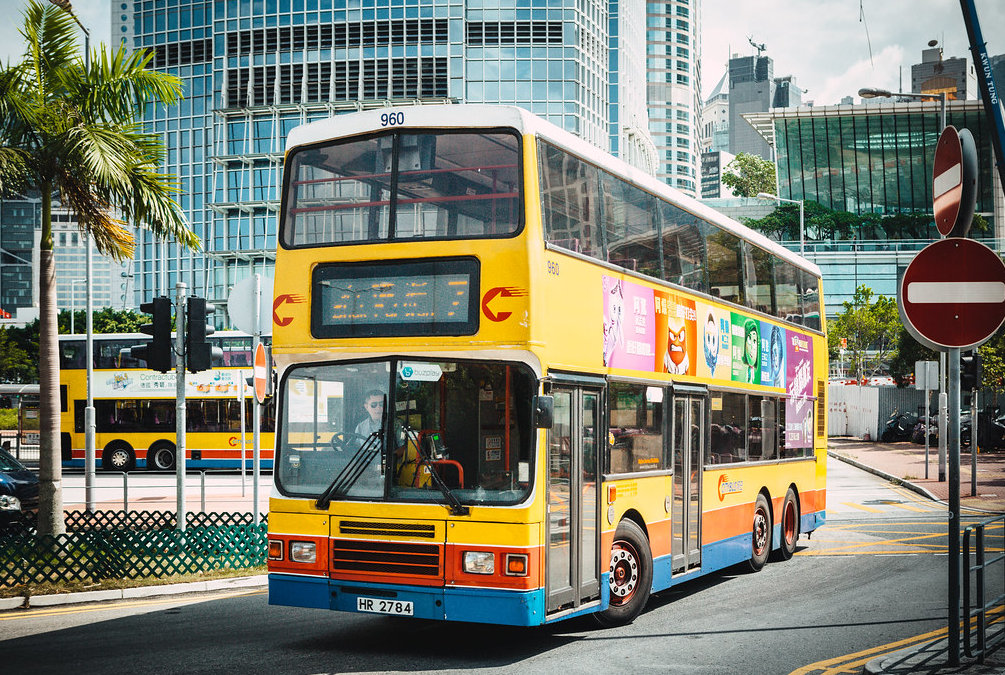 双层巴士是香港的一个标志性的交通来