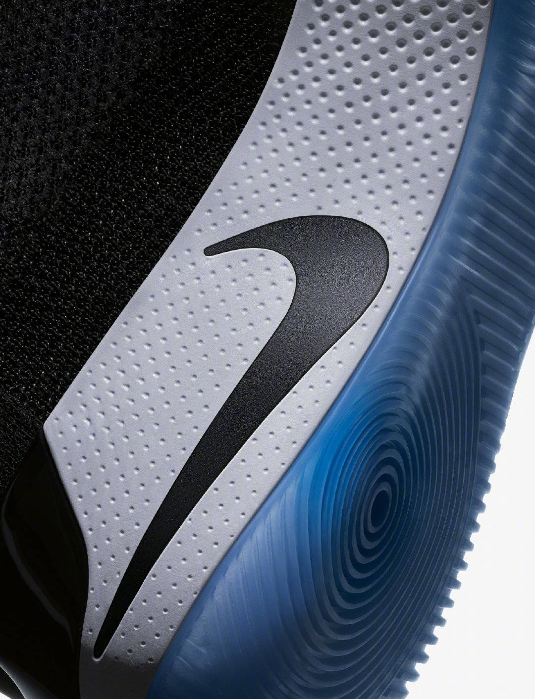 耐克发布全球首款自动系鞋带篮球鞋 nike adapt bb