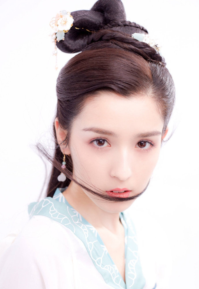 哈妮克孜古装造型清新脱俗美若天仙小仙女下凡