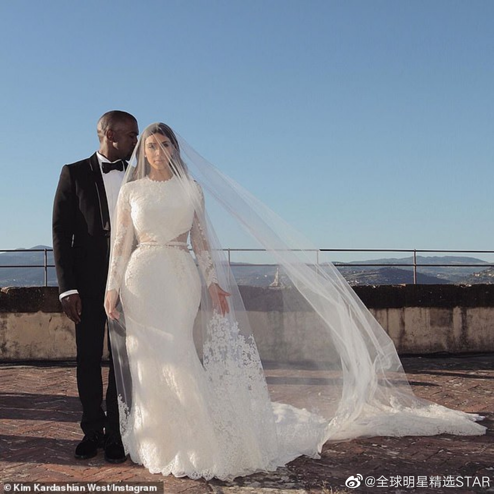 金·卡戴珊和老公坎耶迎来五周年结婚纪念日