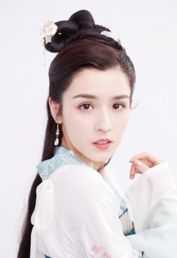 哈妮克孜古装造型清新脱俗美若天仙小仙女下凡