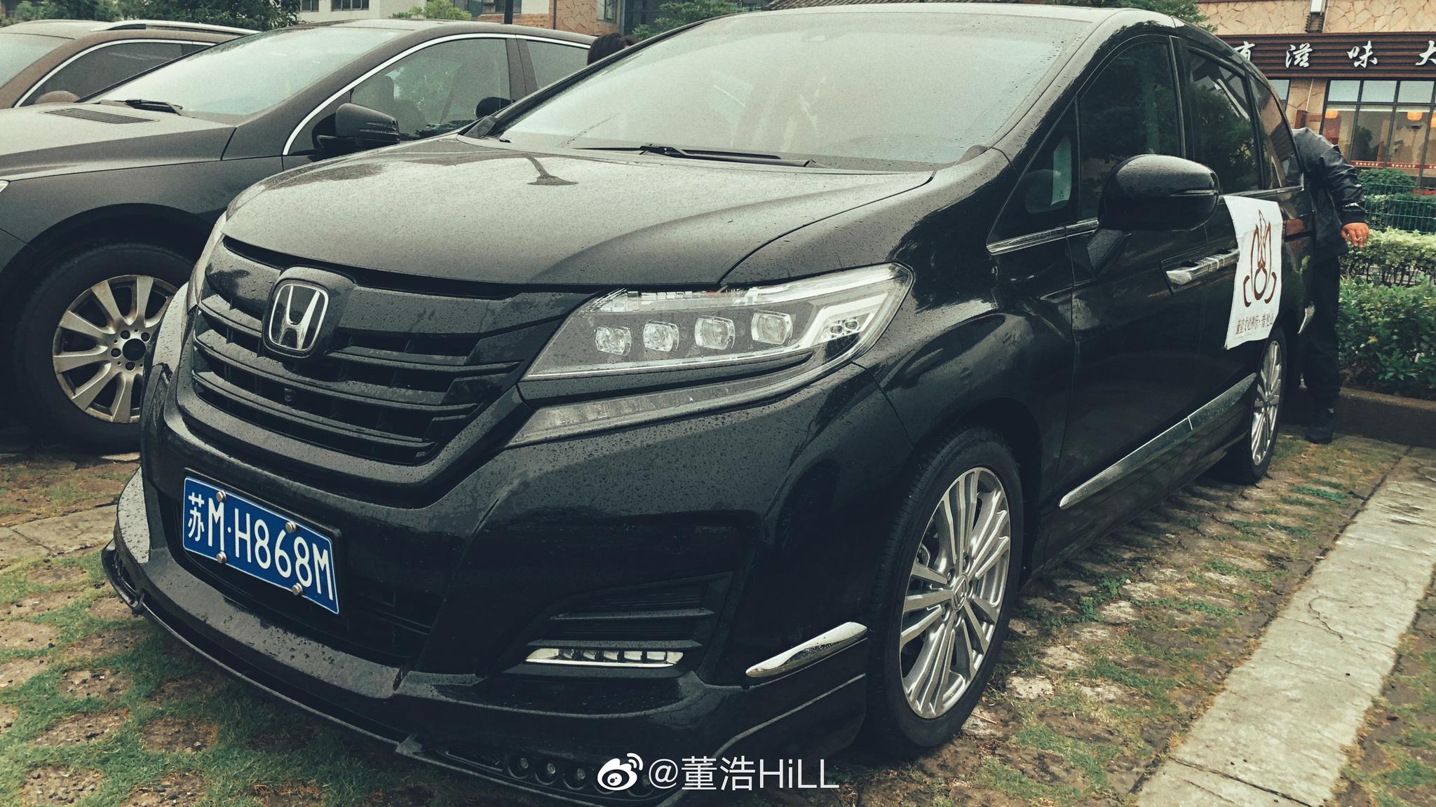 在潺潺细雨中 我们一行七人用一台mpv 穿越山与海
