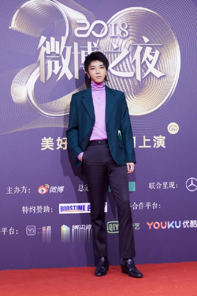 华晨宇曝身体亮红灯闭关过一段时间,正准备新专辑演唱会让人期待