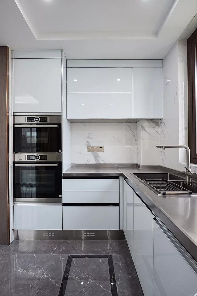 厨房地面砖铺贴方案,看看哪种更适合你家的