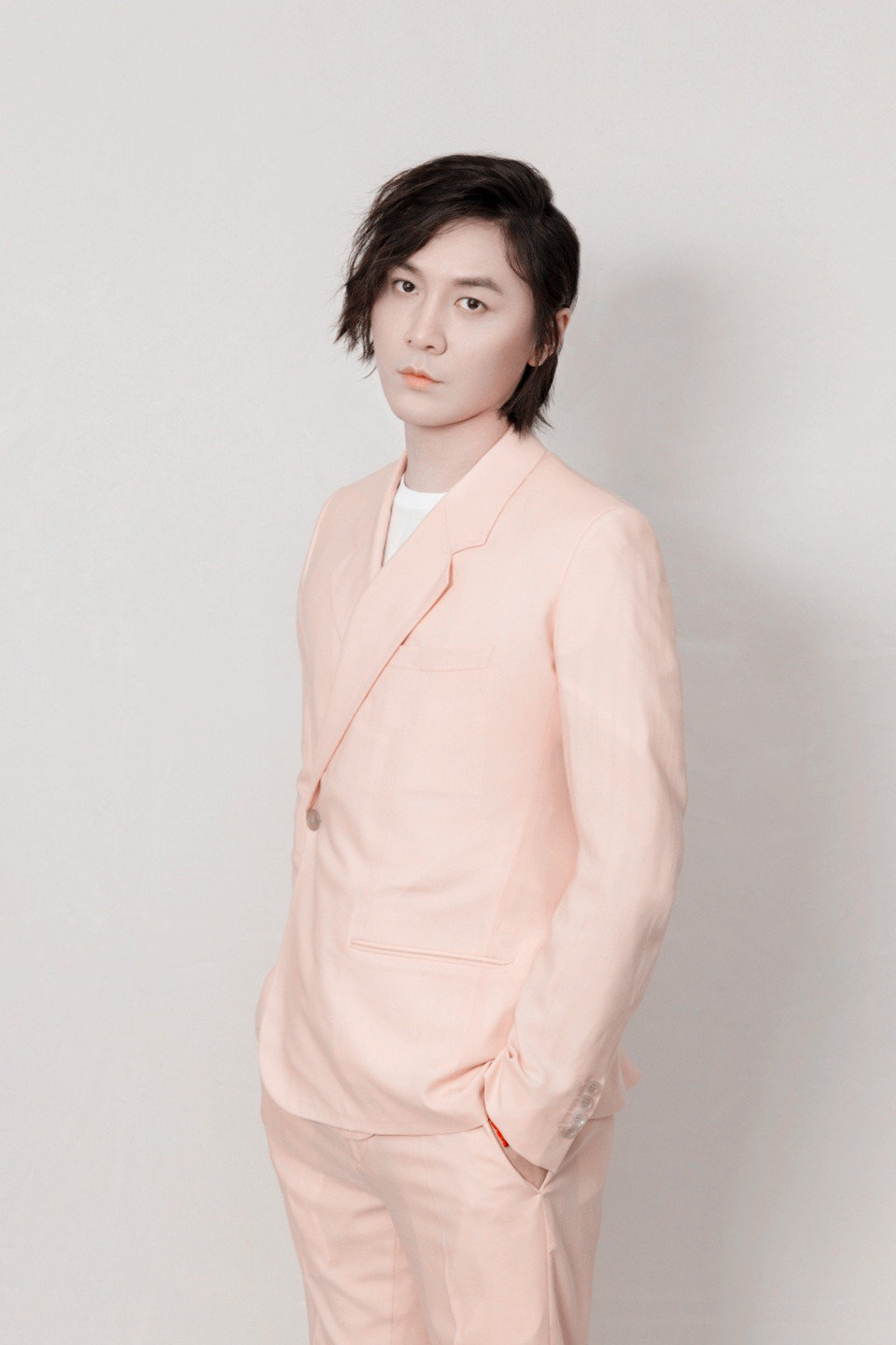 张大仙虎牙首秀流量炸裂,峰值人气达3687万,已突破37