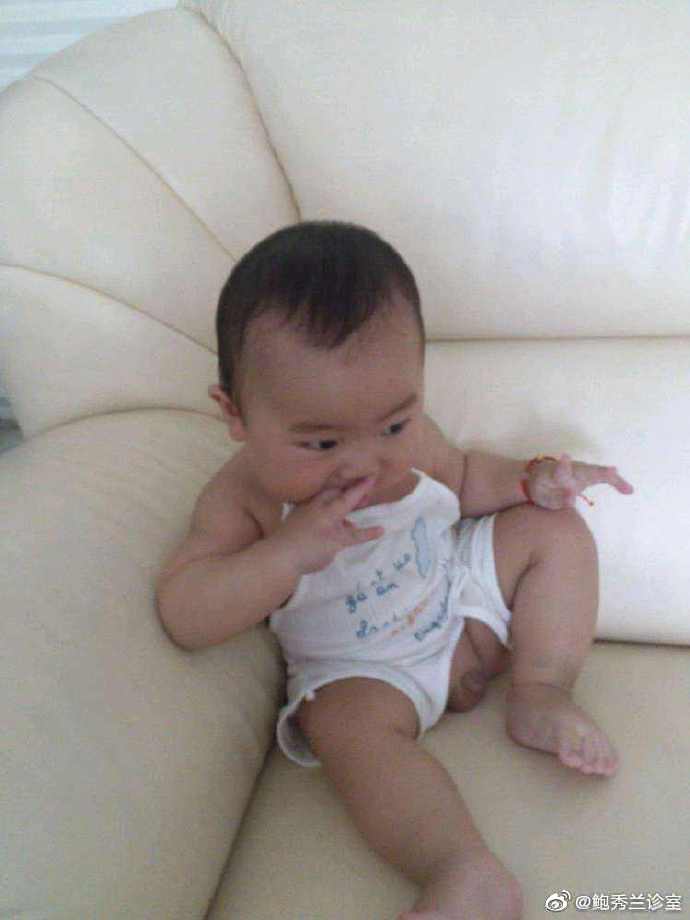 7个月男宝勃起？没你想的那么色情|性早熟|换尿布_新浪新闻