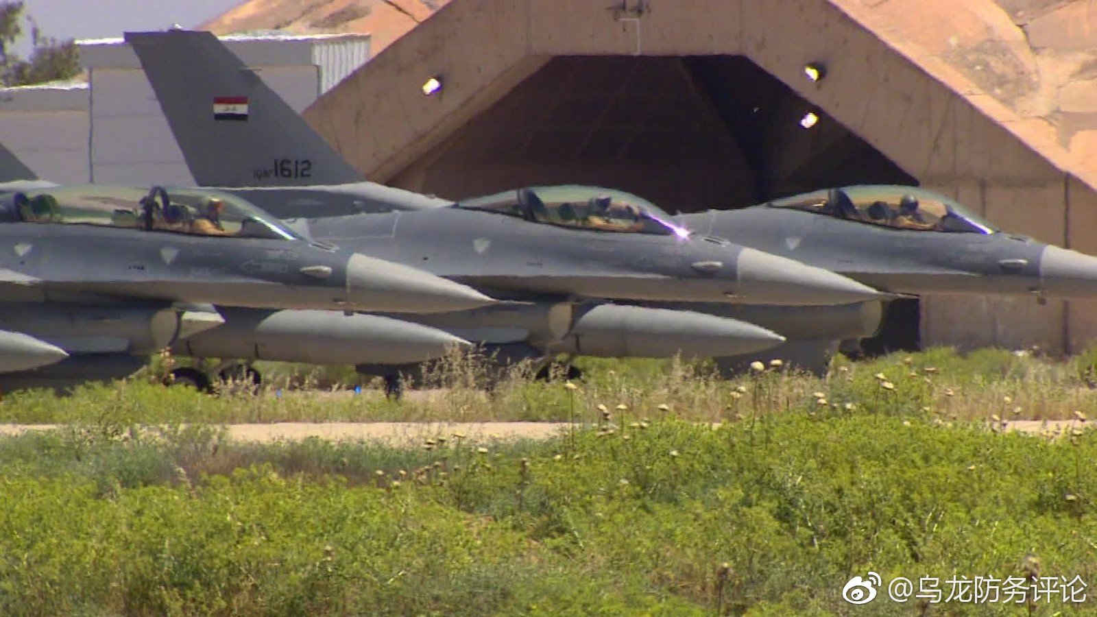 全"美械"的伊拉克空军第9中队,使用洛马f-16iq战斗轰炸机